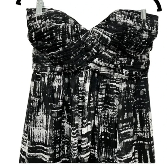 Calvin Klein size 8 formal strapless maxi dress with sweetheart neckline - Picture 8 of 8